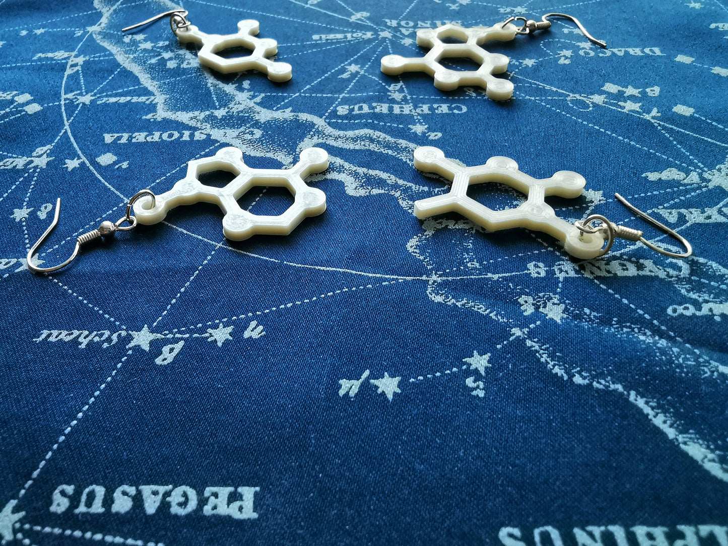 3D printed DNA pendants
