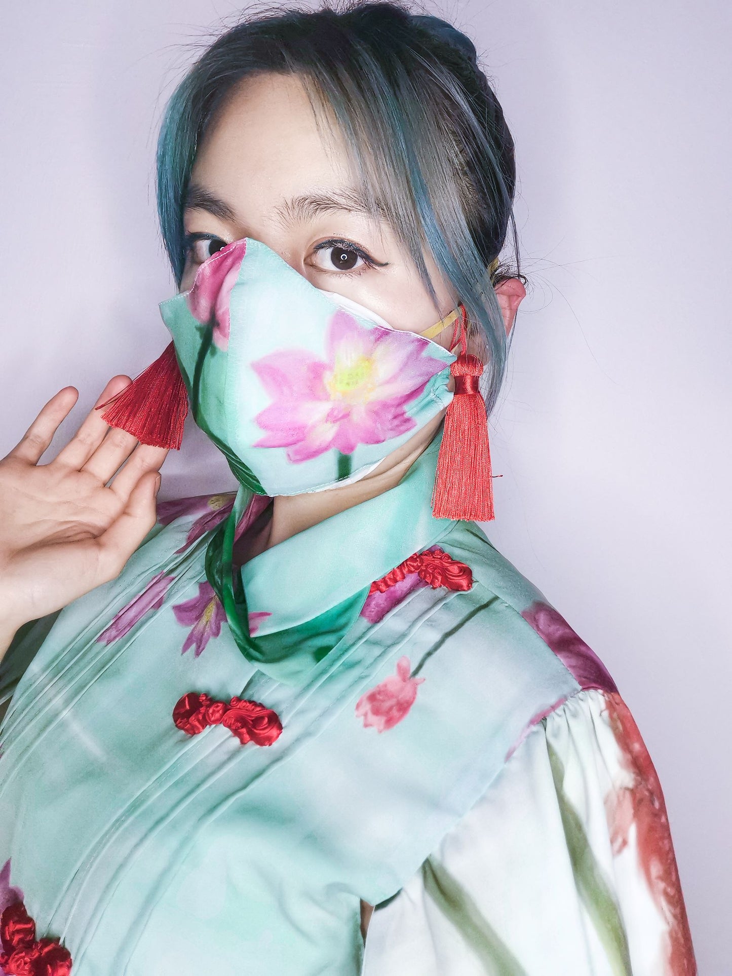 Lotus tassels mask cover
