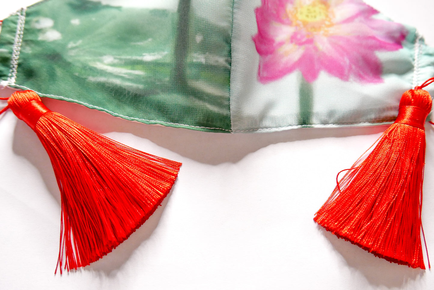 Lotus tassels mask cover